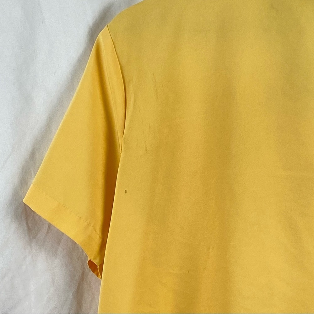 Notations Clothing Co Women's Yellow Button-Up Short Sleeve Top Size Medium - Picture 14 of 16